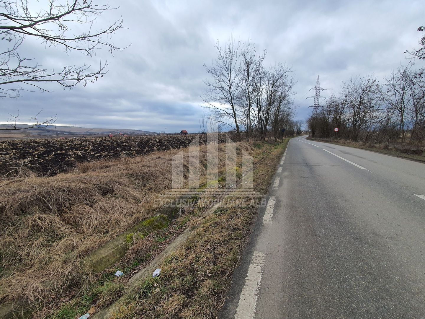 Vand teren extravilan - Poză 1