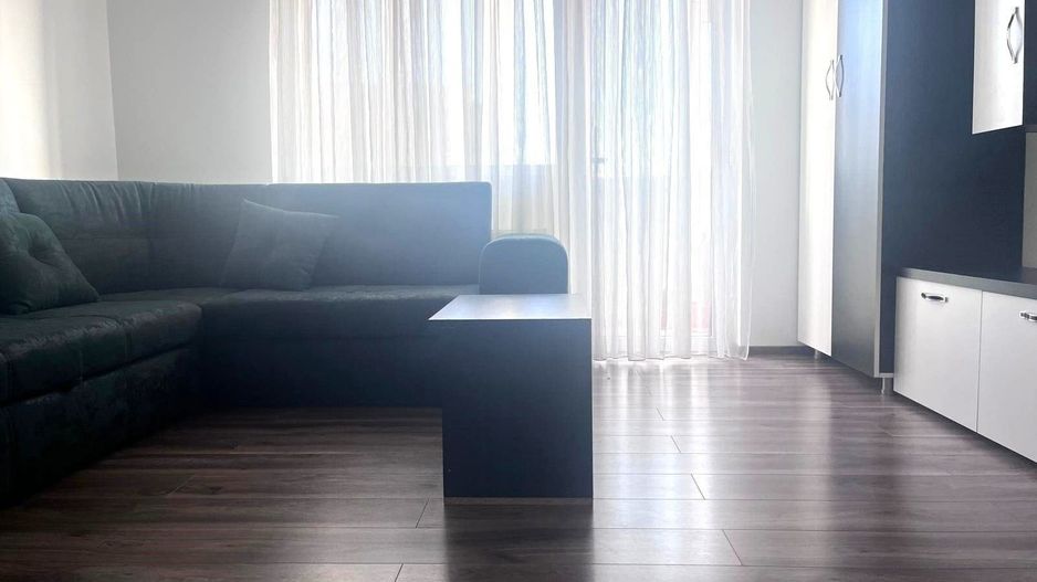 Decomandat! Inchiriere apartament cu 3 camere in Targoviste- micro 4! - Poză 1