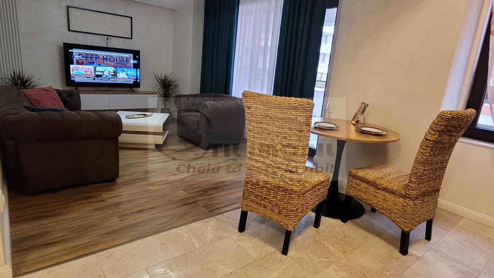 2 cam SD Royal Town, 56 mp, 2 balcoane, parcare, mobilat ,169.000 € - Poză 7