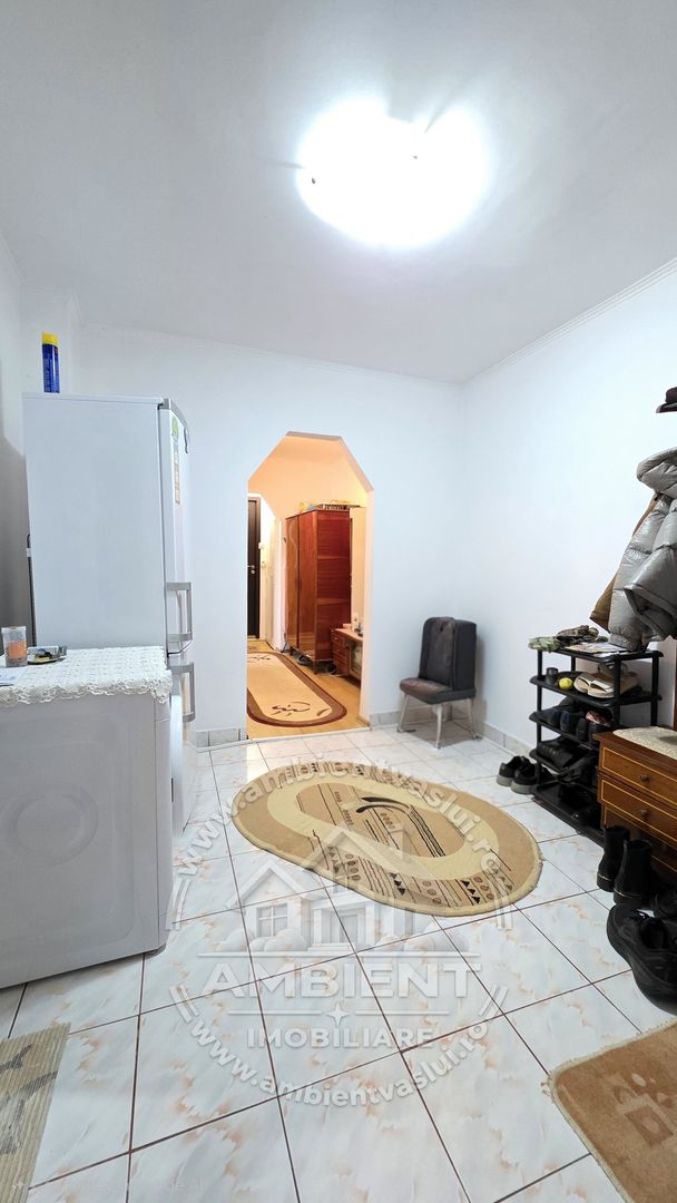 Apartament cu 3 camere, etaj 4, VASLUI - zona CARTIER; - Poză 4