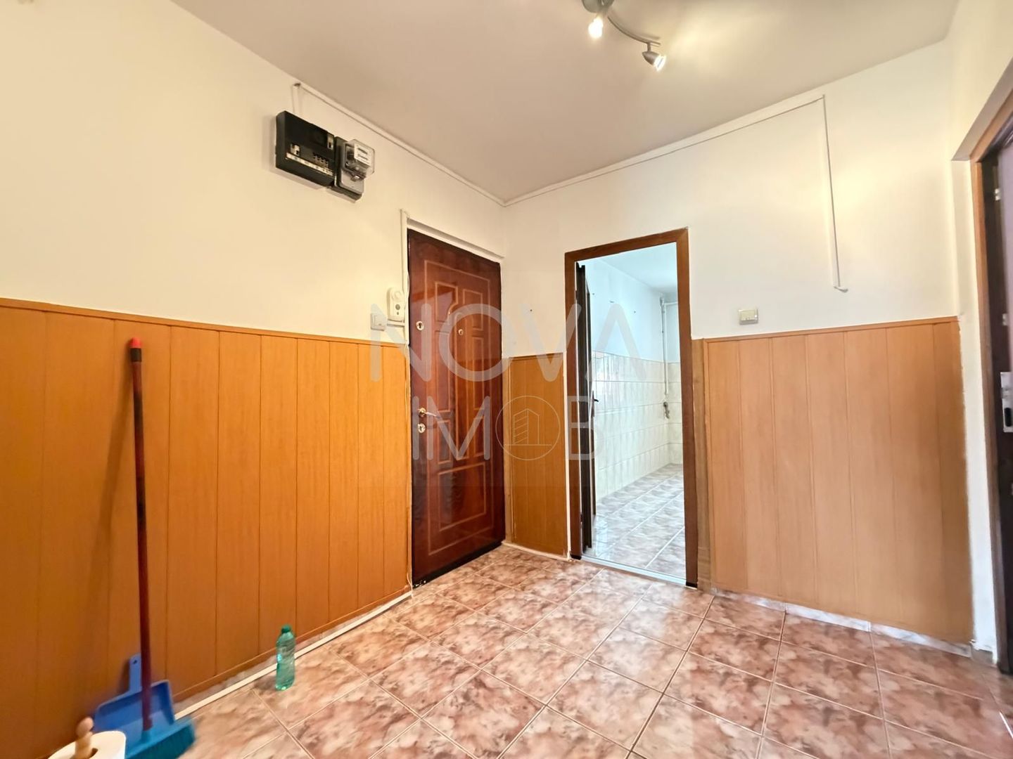 Apartament 3 camere, decomandat, etajul 3/4 - Cisnadie - Poză 5