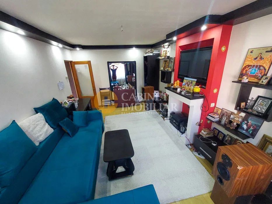 Apartament 2 Camere Decomandat Nicolina-Cug , 54Mp Bloc 1986 - Poză 3