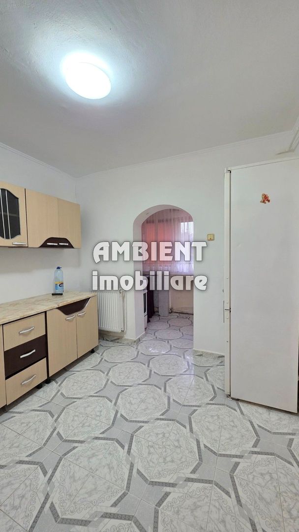 Apartament 3 camere, etaj 3, VASLUI - zona CARTIER; - Poză 2