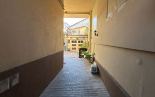 Apartament spatios cu 3 camere - Poză 14