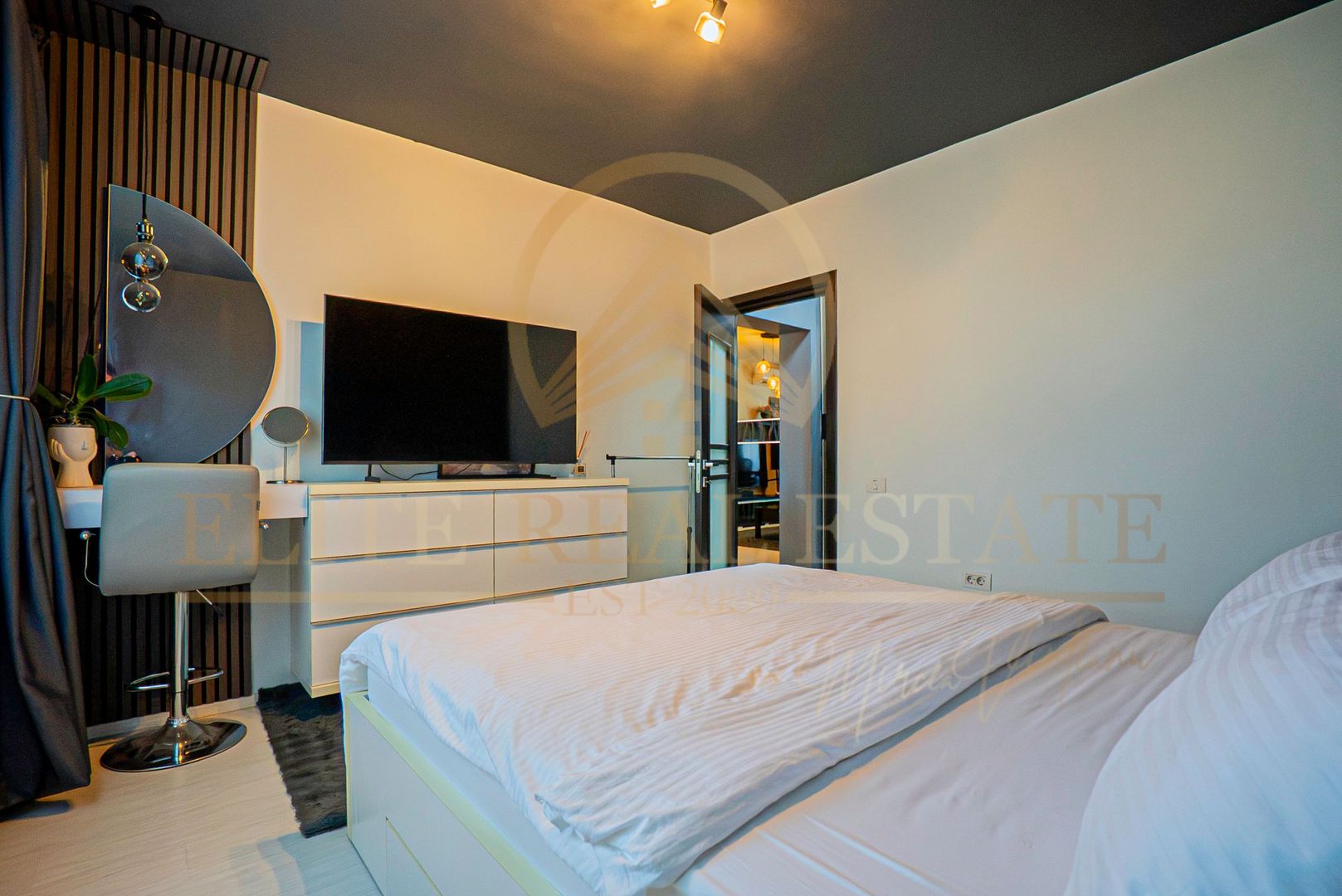 Apartament 2 camere Dacia | Renovat complet | Mobilat și utilat - Poză 4