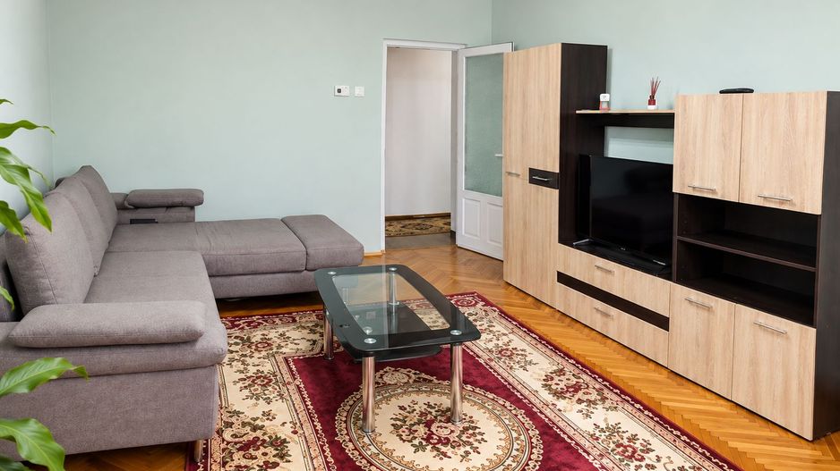 De închiriat | Apartament 3 camere decomandat | Str. Nicolae Iorga - Poză 1