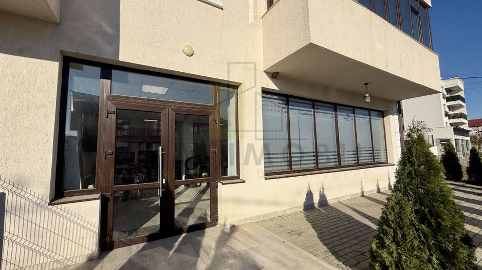 Spatiu comercial 114mp cu parcare - Poză 1