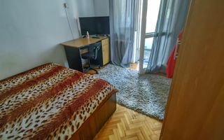 Apartament 3 Camere, Decomandat, Zona Cetate, Etaj 1 - Poză 3