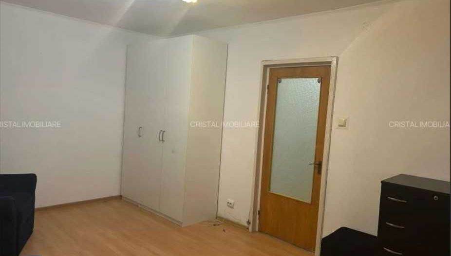 Inchiriez apartament 2 camere, etaj 1, Titan Sector 3 - Poză 3