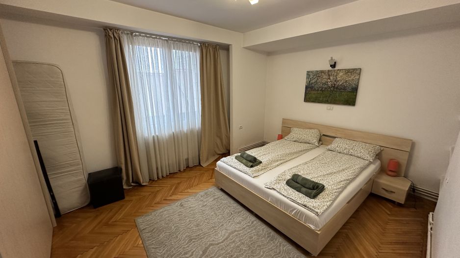 Apartament cu 3 camere în zona P-ta Unirii - Poză 8
