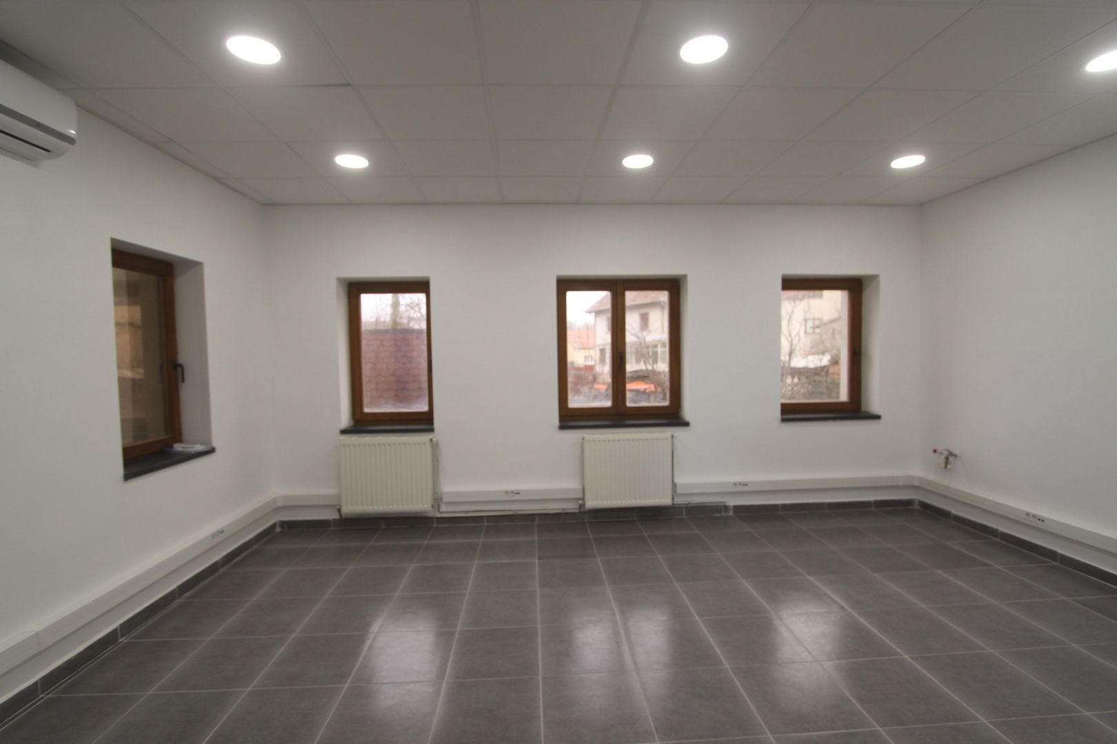 Spatiu birouri E+M - 205mp - zona L. Rebreanu - Poză 2