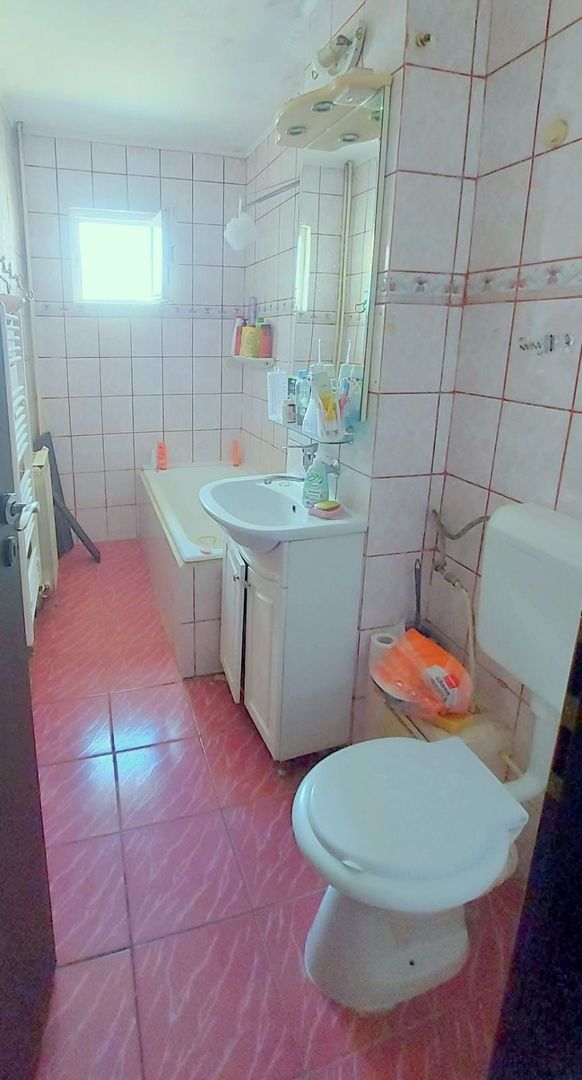 De vanzare apartament cu 4 camere, strada Anghel Saligny, 85.000 euro - Poză 2