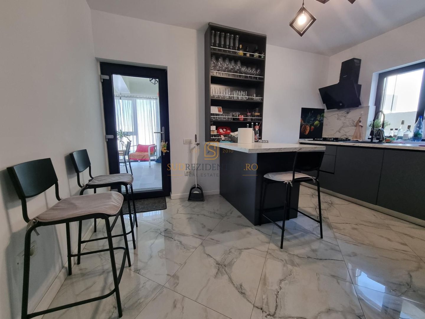 Vila individuala cu 5 camere si piscina, mobilata si utilata, Popesti - Poză 11