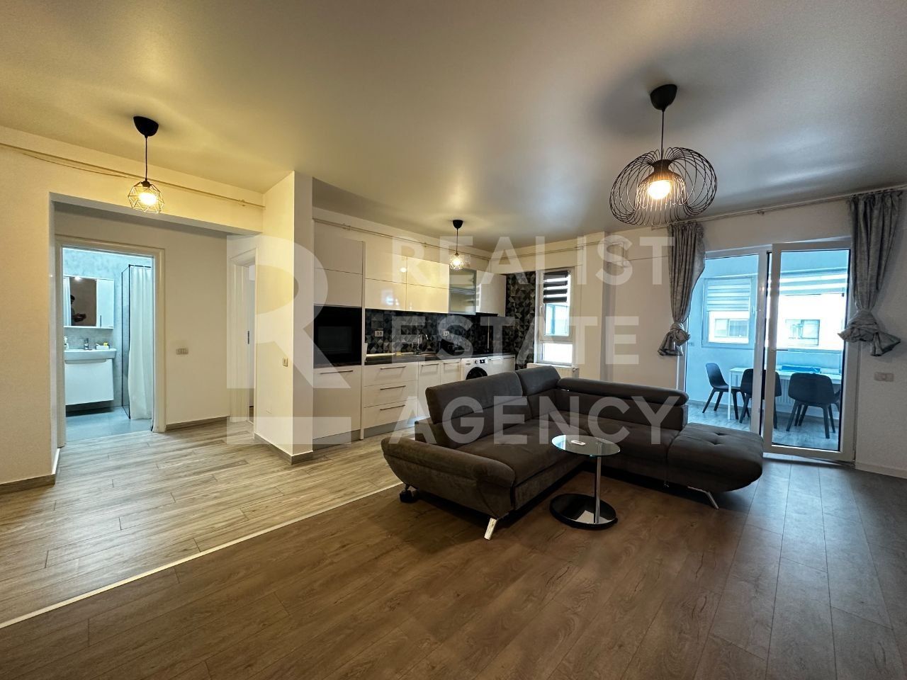 Apartament cu 2 camere de închiriat- Liberty Mall - Poză 2