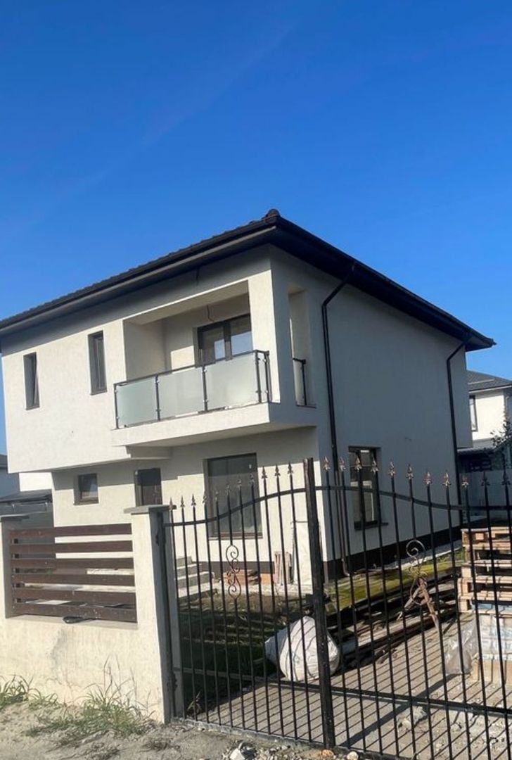 Casă / Vilă cu 4 camere de vânzare în Berceni - Poză 1