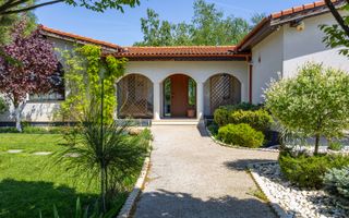 Resedinta spectaculoasa  – Vila exclusivista deschidere directa la lac - Poză 3