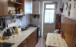 Apartament cu 3 camere, 66 mp, etaj intemediar, garaj, Zona Minerva - Poză 5