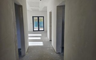 Casa de vanzare în lazuri - Poză 5