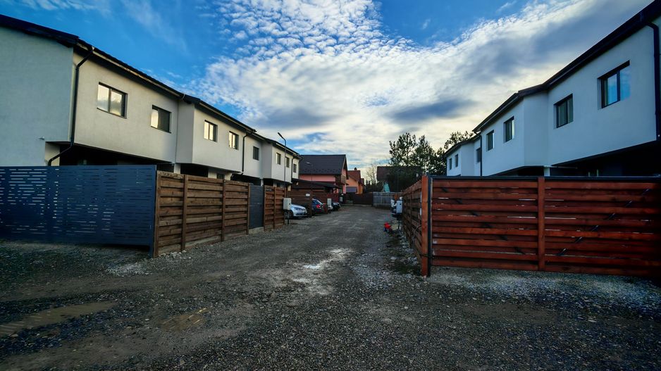 Vila tip duplex S+P+E cartier IZVOR Tarlungeni semimobilata179000 euro - Poză 36