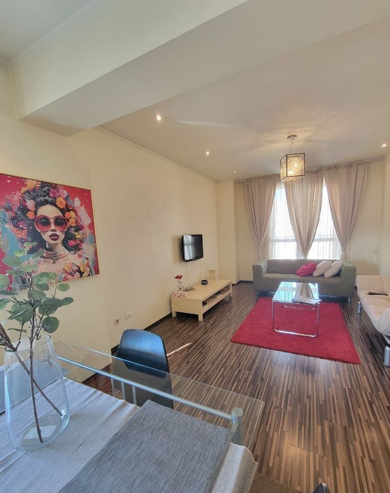 Închiriez apartament 2 camere, Decebal, openspace, parcare inclusă - Poză 2