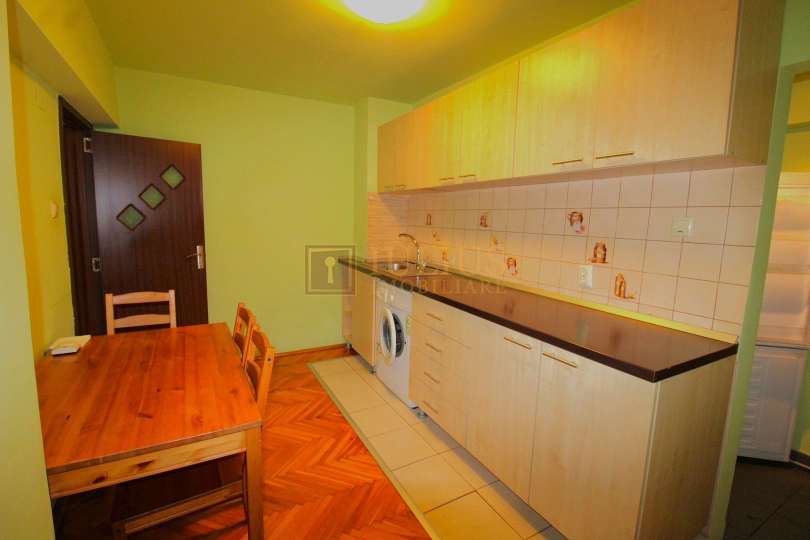 Complex, 4 camere, centrală proprie, aer condiționat - Poză 15