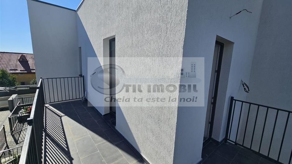 Apartament exclusivist dispus P+1E + curte 70mp - Poză 12