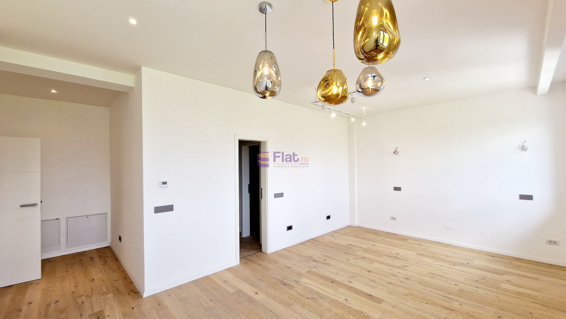 Comision 0 Penthouse 3 Camere 104 mp.  Terasa 43 mp. Tractorul - Poză 12