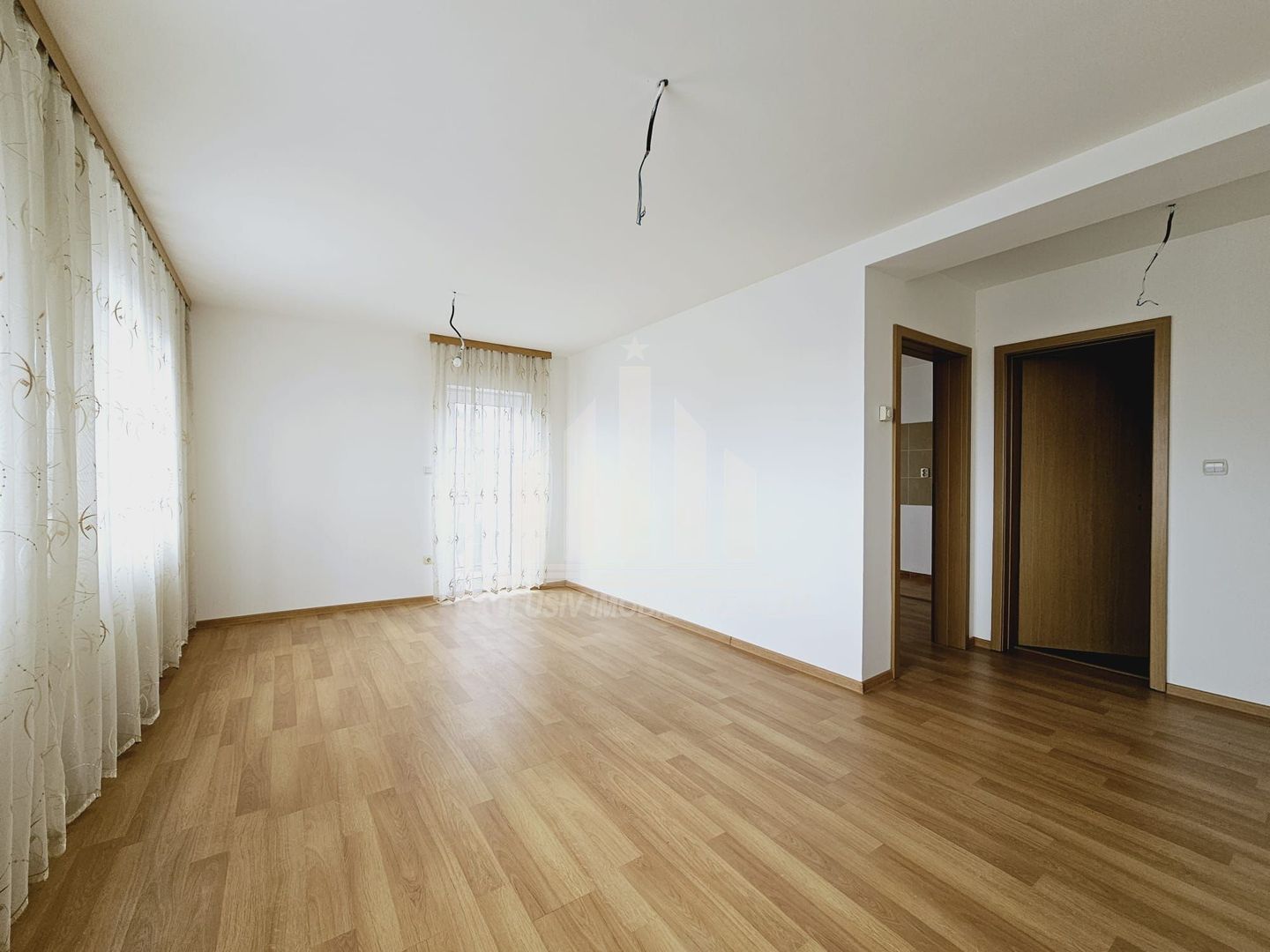 Apartament 3 camere | Scara interioara | 120 mp | Garaj | Alba-Micesti - Poză 1