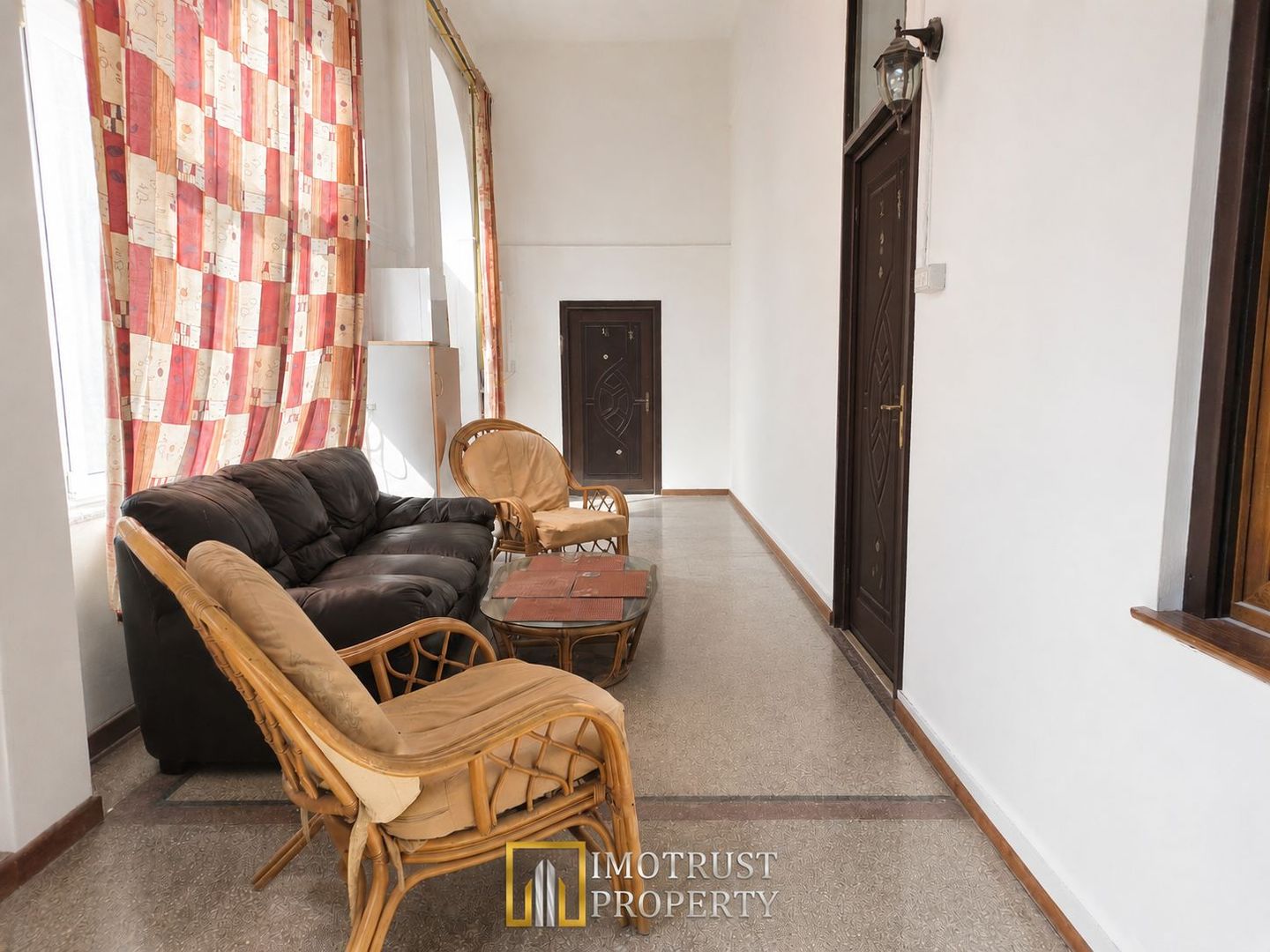 Vânzare apartament 2 camere ultracentral (în curte la McDonalds) - Poză 1