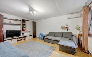 Două case. O singură curte. Mai multe feluri de a spune „acasă” - Poză 2
