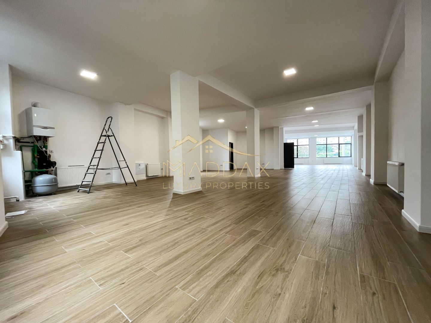 Spatiu comercial S+P+2E+M ***Prima Inchiriere*** - Poză 34