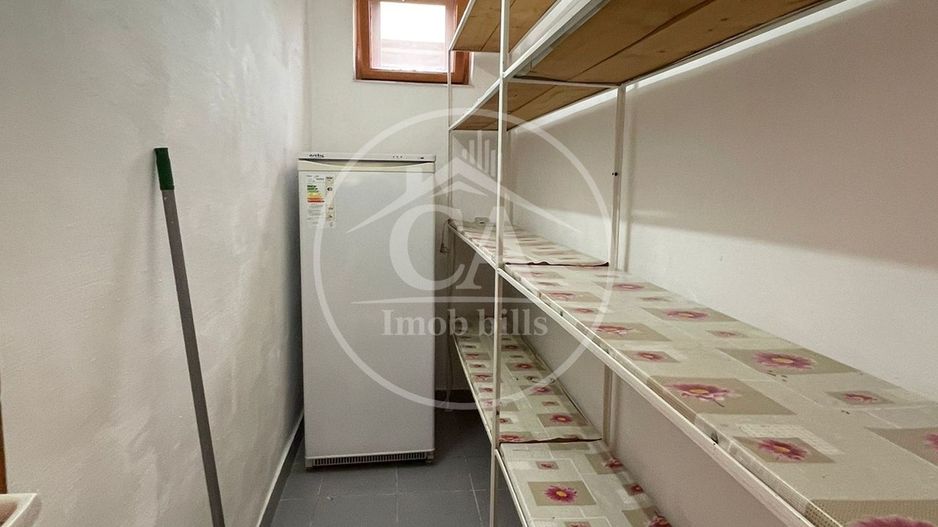 Casa de vânzare cu 8 camere de tip P+E+M in zona Rogerius, Oradea - Poză 16