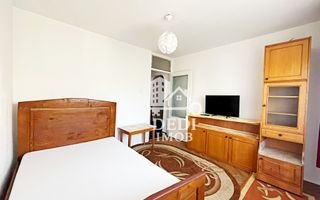 Apartament 3 camere de vanzare in zona Rogerius, Oradea - Poză 3