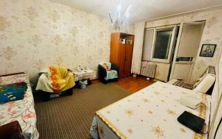 De vanzare apartament 3 camere, Pecineaga/Rahova - Poză 1