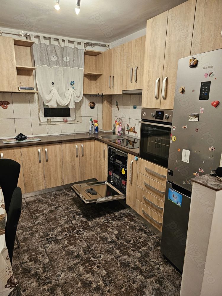 BRASADAS vinde ap 3 cam etaj 4/4. - Poză 5