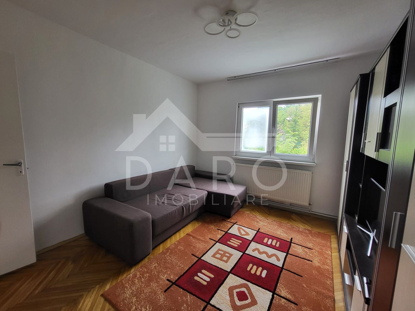 INCHIRIEZ APARTAMENT CU 1 CAMERA  TUDOR - Poză 3