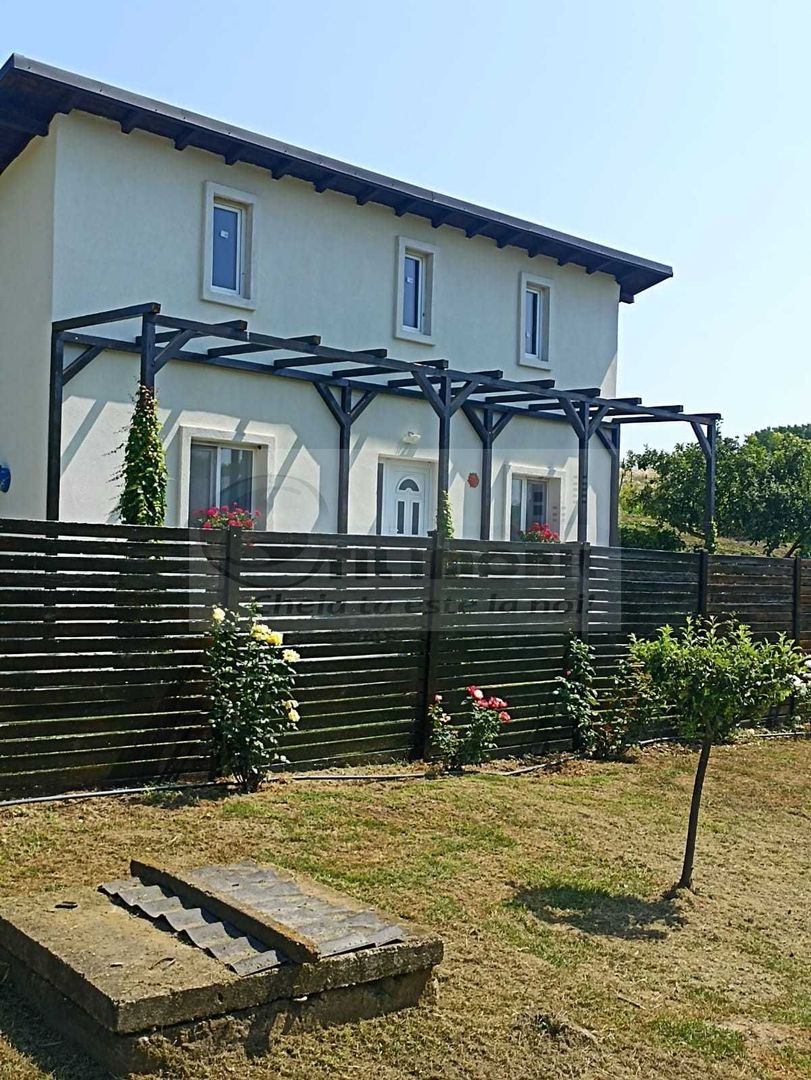 Casa de vanzare in zona linistita - 125.000 euro - Poză 2
