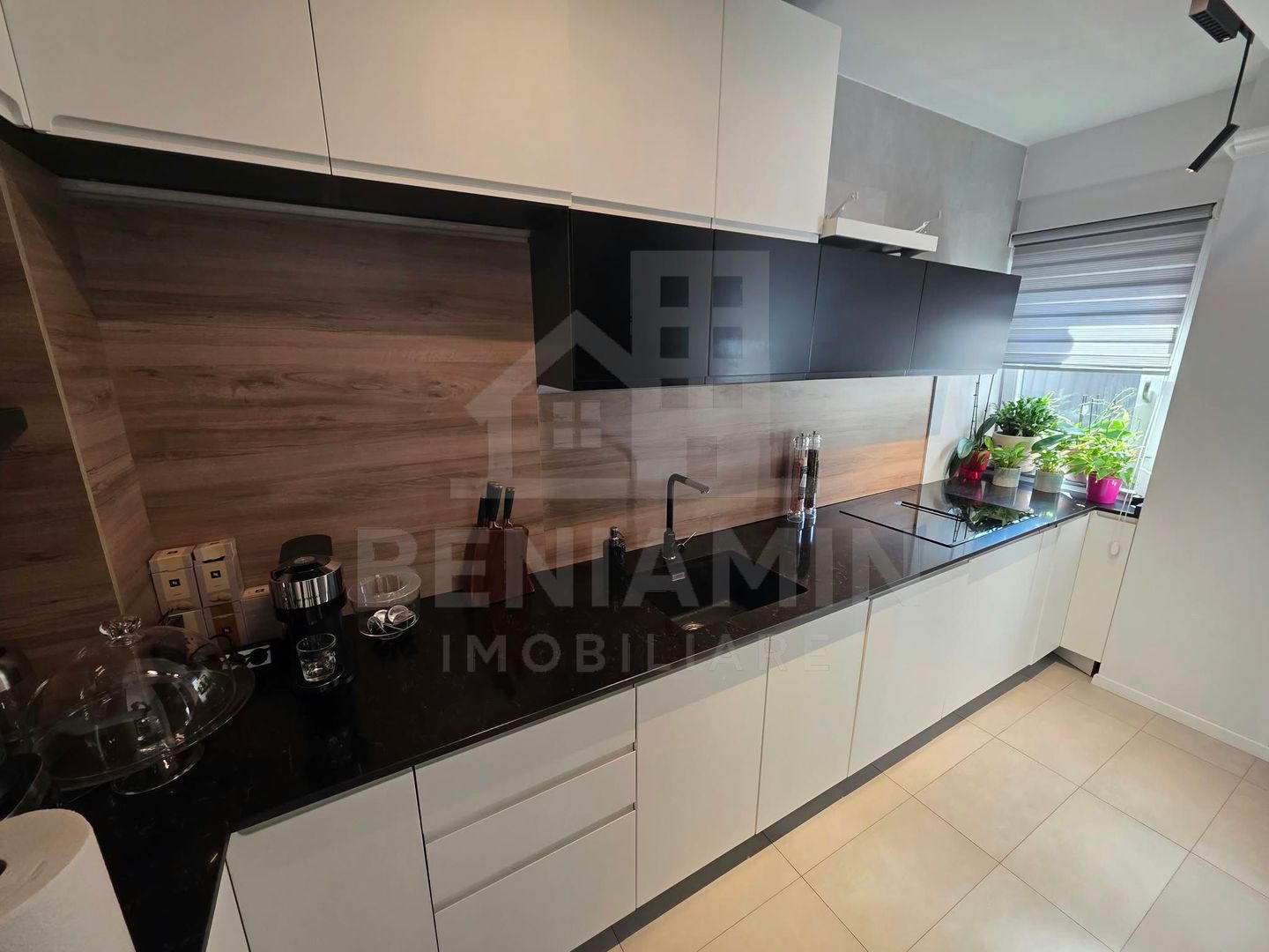 Apartament Superb 3 Camere- Ultracentral- Curte Privată 27mp-Parcare - Poză 7