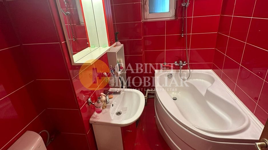 PACURARI - 3 CAMERE DECOMANDAT - ETAJ 2 - BLOC 1990 - Poză 4