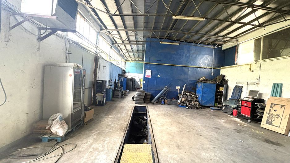 Hala fost service auto, Tatarasi, 317mp, 5,2euro/mp - Poză 2