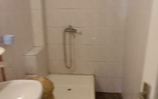 Apartament de închiriat la curte comună chiar în Complexul Studențesc - Poză 8