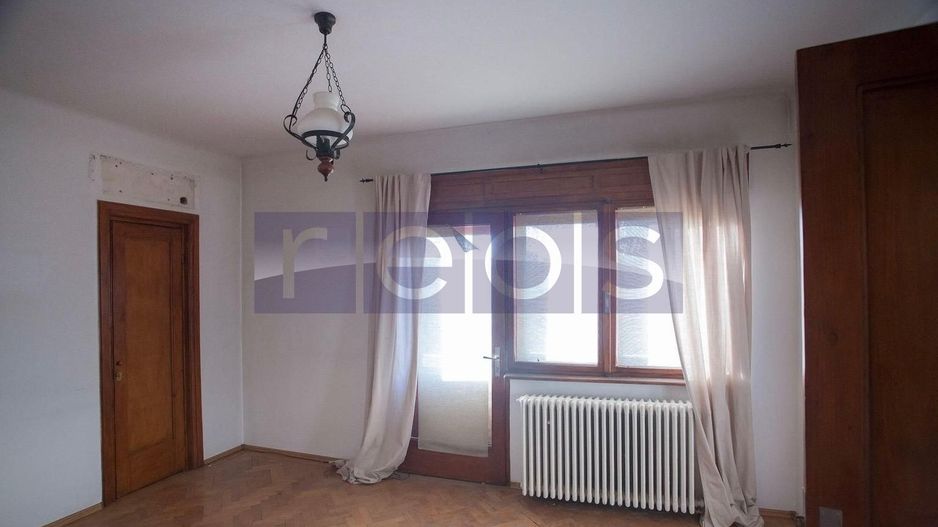 CLĂDIRE INTERBELICĂ ÎN CARTIERUL ICOANEI IDEAL INVESTIȚII - Poză 6