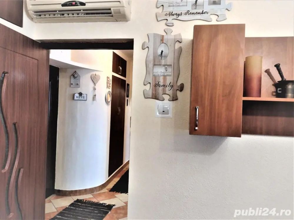 Proprietar inchiriez apartament 2 camere decomandat - Poză 8
