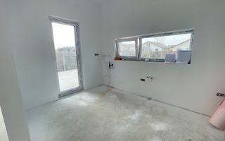 Duplex pe parter de vanzare in Bucovat - Poză 12