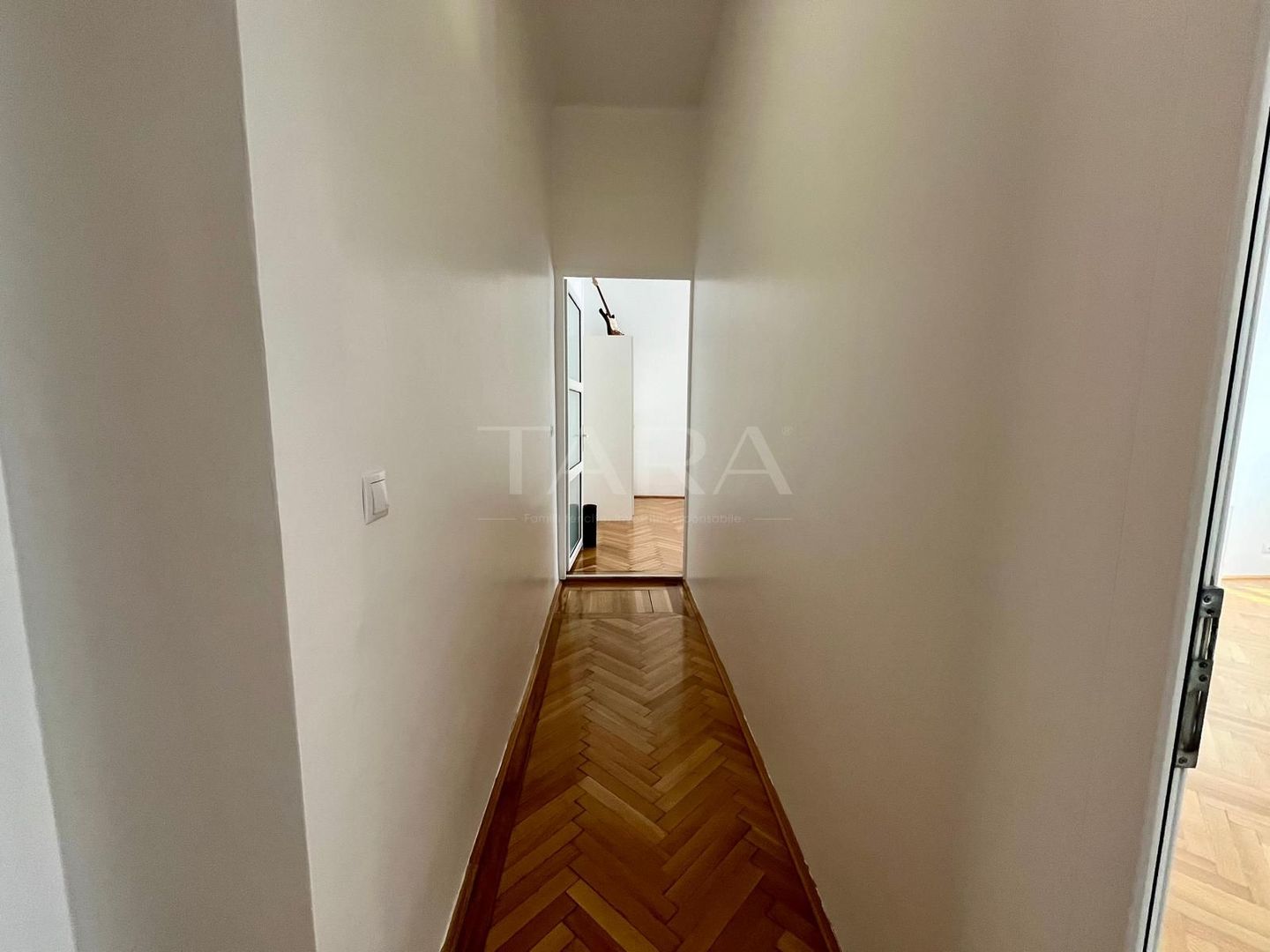 EXCLUSIVITATE. Apartament decomandat, ULTRACENTRAL. - Poză 19
