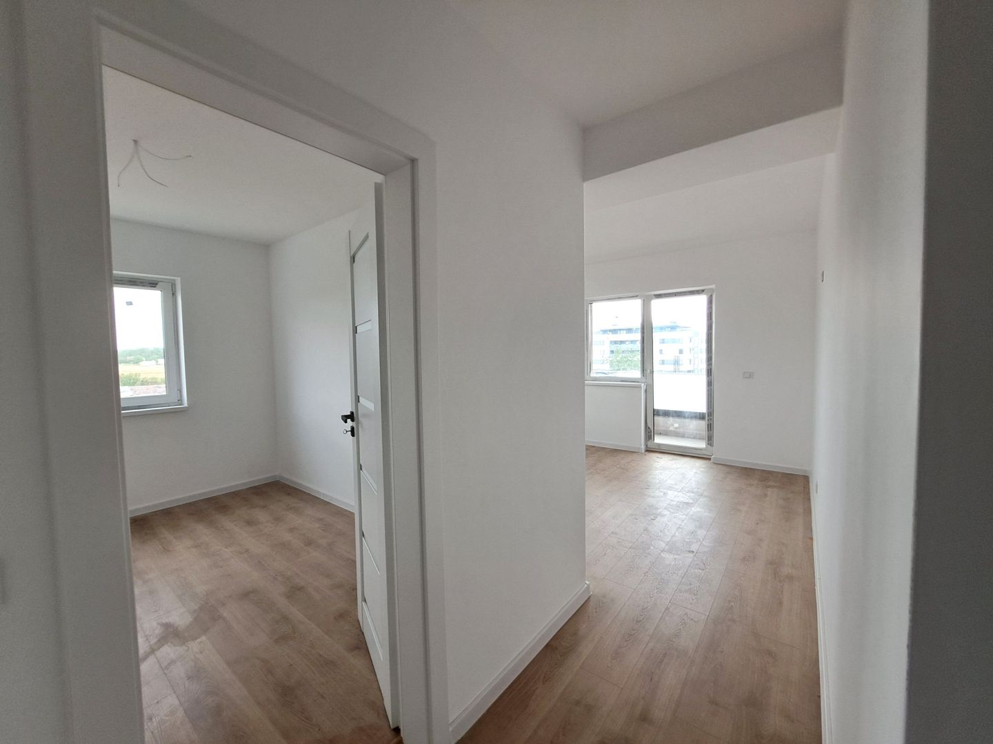 Apartament 3 camere, 2 bai, balcon mare - Sibiu - Poză 11