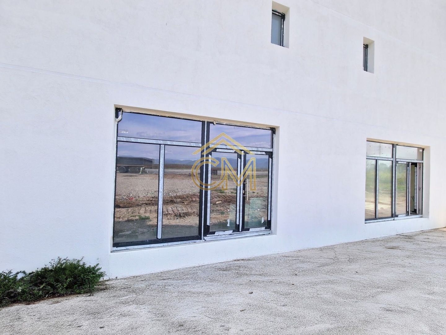 Spatiu Comercial - 95 MP Construiti-Parter-Selimbar - Poză 3