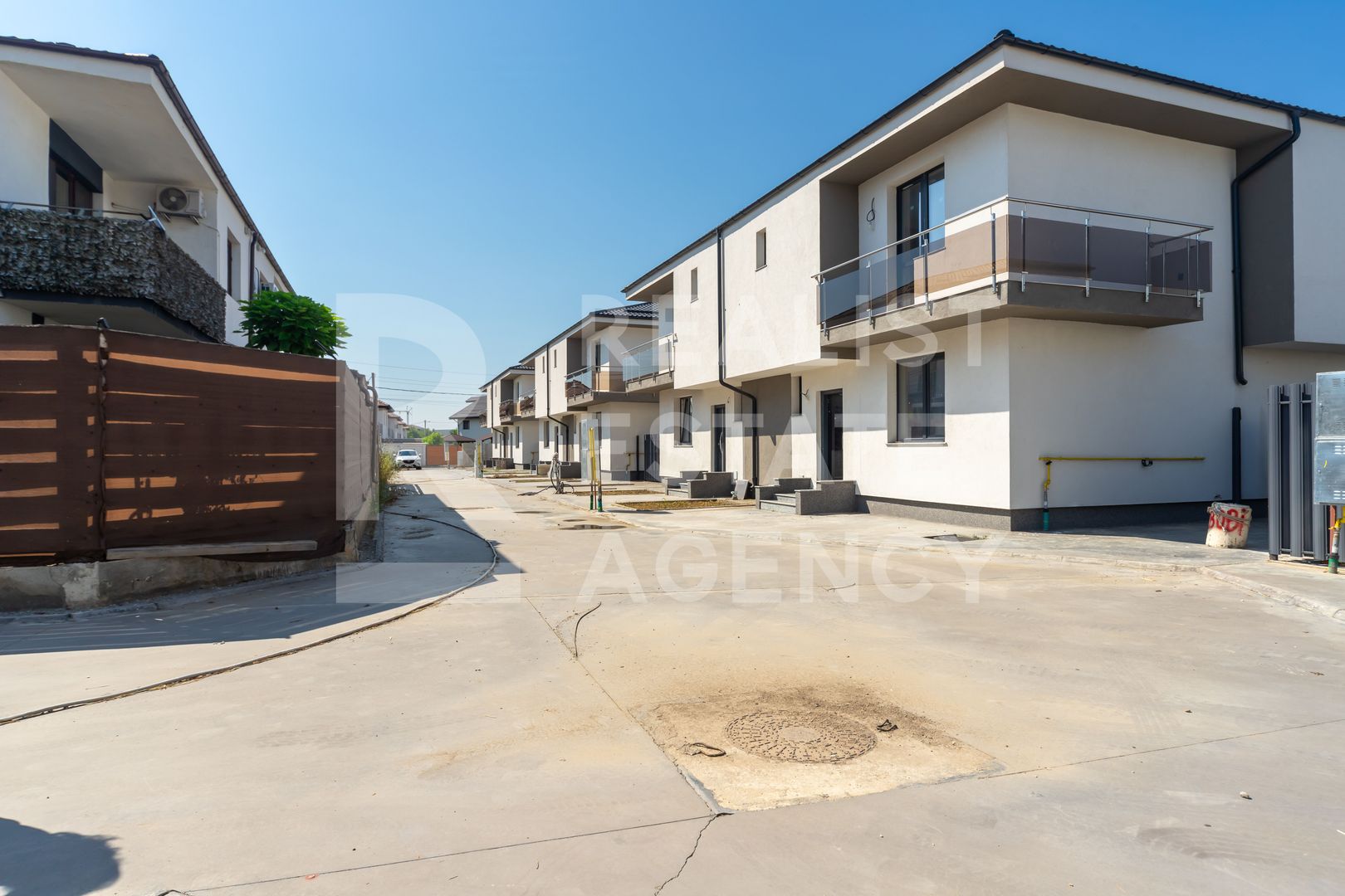 Duplex nou în Otopeni – confort în afara orașului - Poză 2