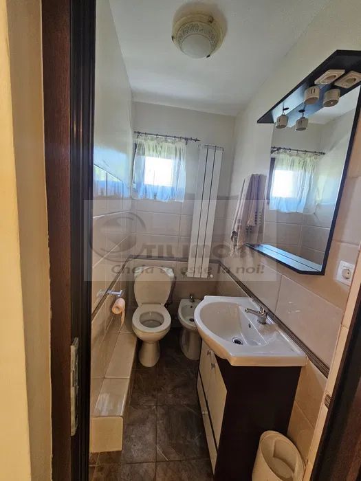 Ap 3 camere–vis-a-vis de Colegiul Național „Costache Negruzzi"- 750 E - Poză 8