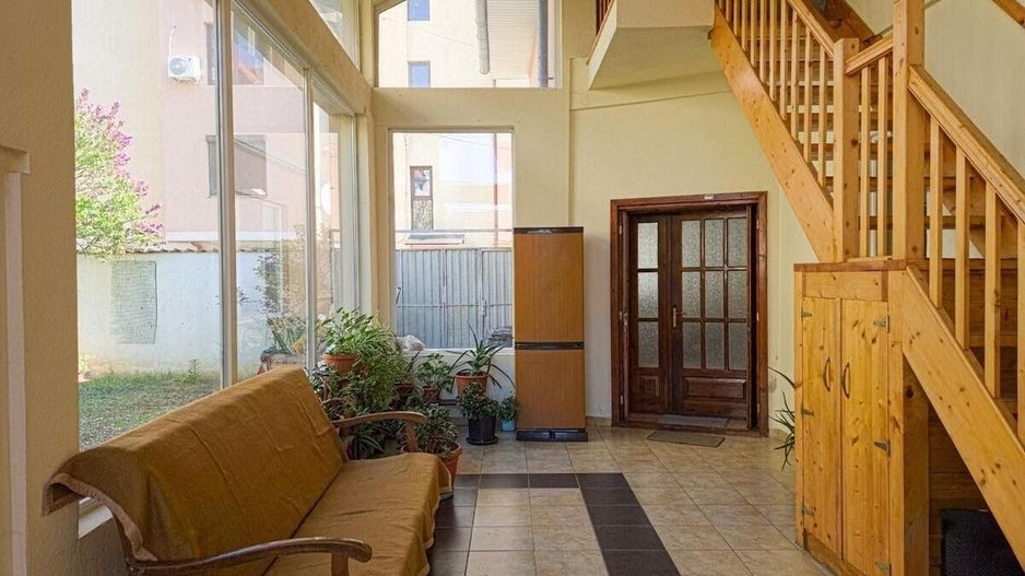 Lunei - Ion Neculce, 2 Apartamente. Mansarda 157 mp. Anexe, Lot 475 mp - Poză 3
